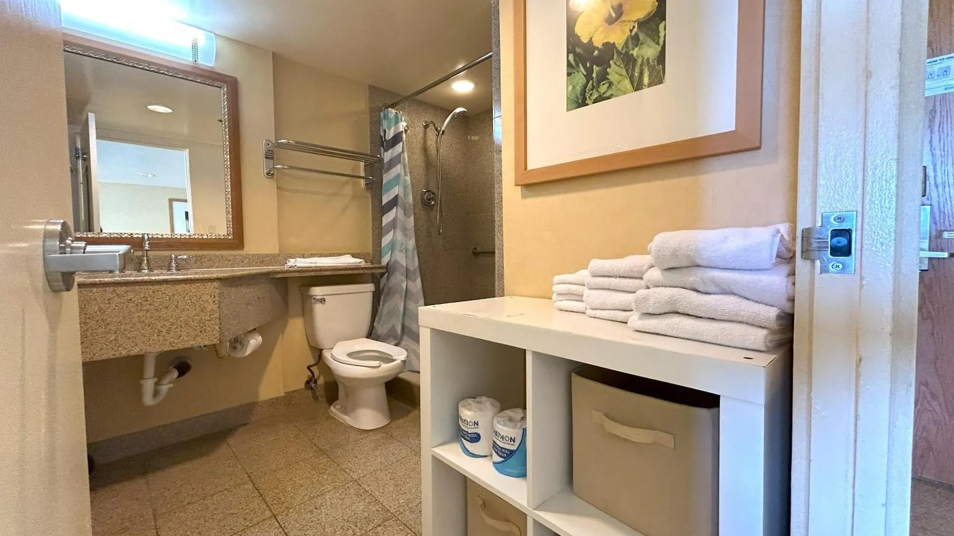 Ilikai Apt 308 - Spacious Studio With Stunning Ocean & Harbor Views Honolulu Holiday home