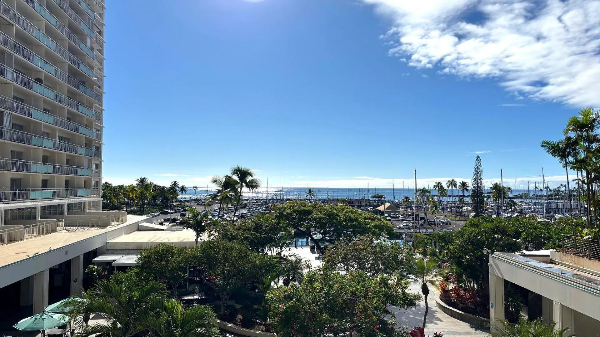 Ilikai Apt 308 - Spacious Studio With Stunning Ocean & Harbor Views Honolulu