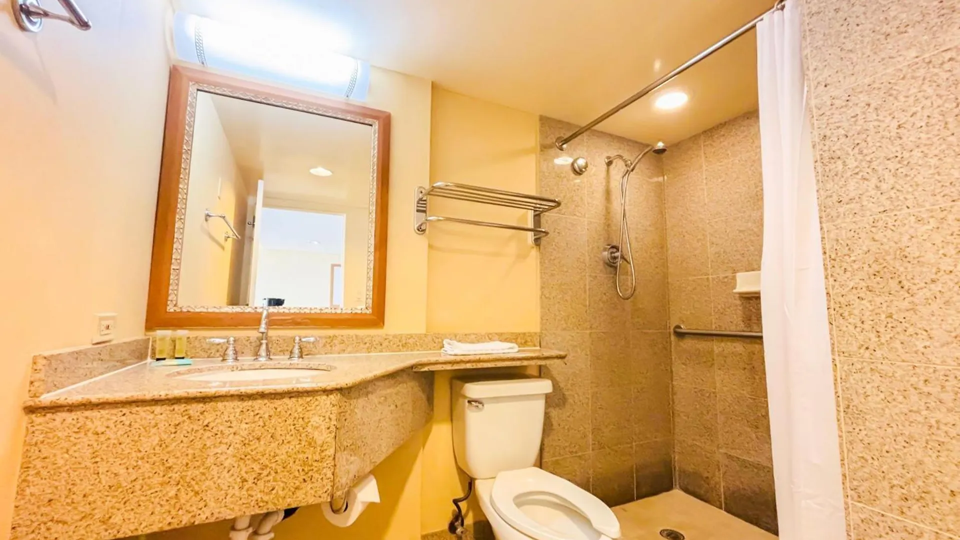Ilikai Apt 308 - Spacious Studio With Stunning Ocean & Harbor Views Honolulu 0*,  United States