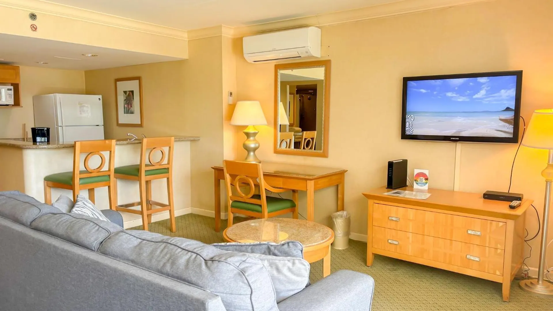 Ilikai Apt 308 - Spacious Studio With Stunning Ocean & Harbor Views Honolulu